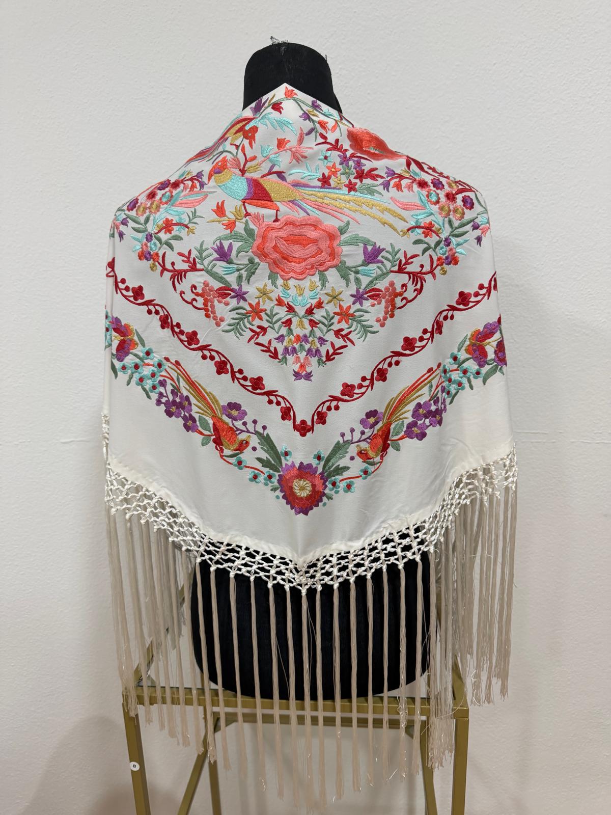 MANTON-BLANCO- MANTON BORDADO - Image 1
